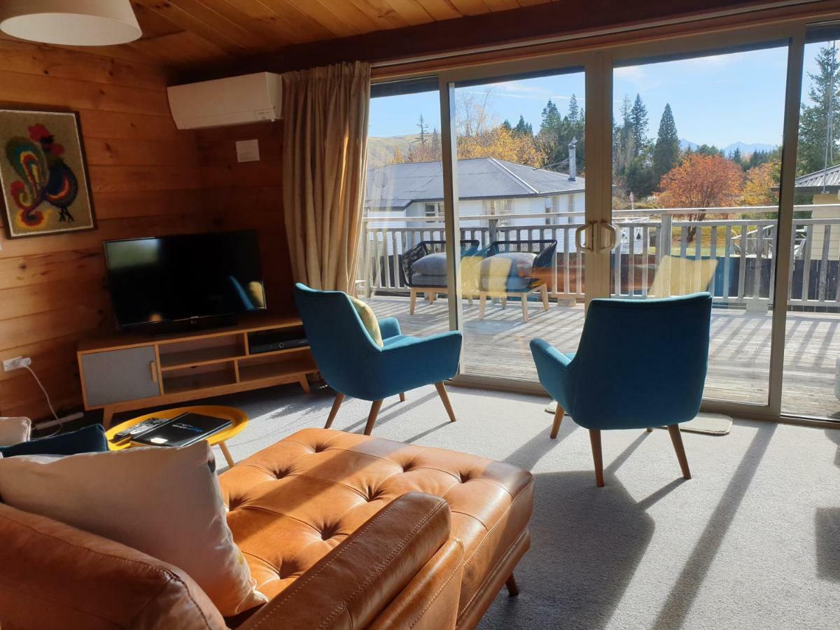 Bills Bach Villa Lake Tekapo Bagian luar foto